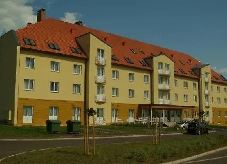 Karoly Robert Diakhotel Vandrarhem Gyöngyös