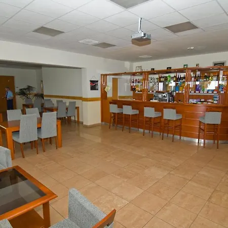 Karoly Robert Diakhotel Vandrarhem