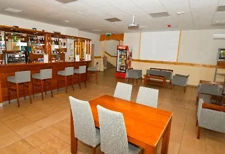 Karoly Robert Diakhotel *