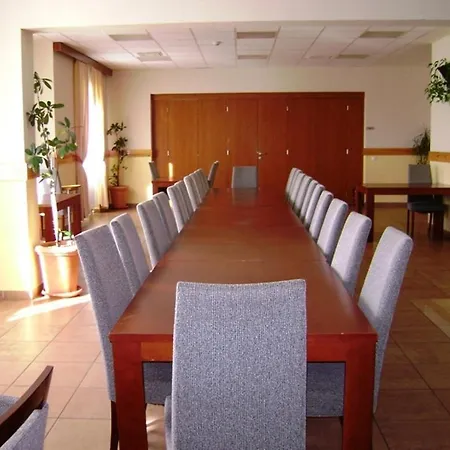 Karoly Robert Diakhotel *