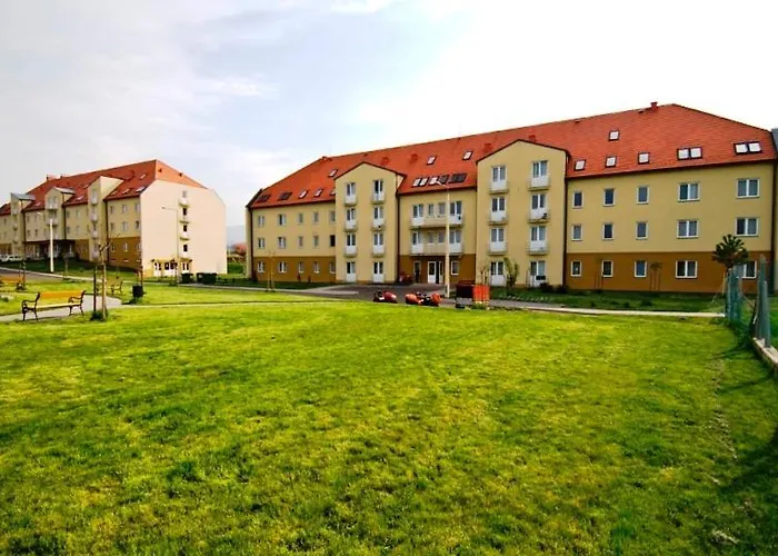 Károly Róbert Diákhotel Albergue *