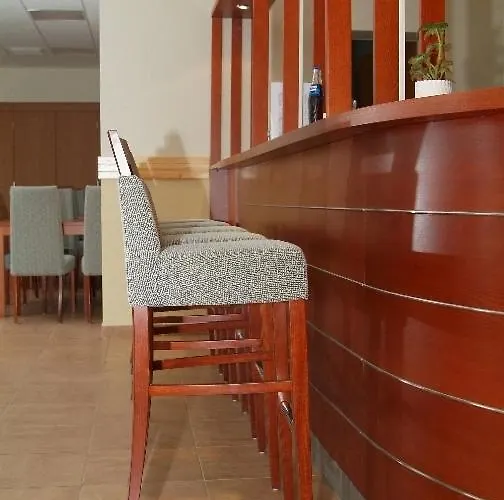 Karoly Robert Diakhotel