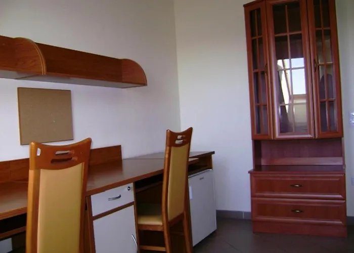 Karoly Robert Diakhotel Hostel *